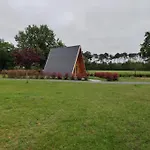 Tipi Apache Des Monteaux *