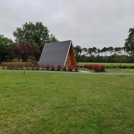 Tipi Apache Des Monteaux *