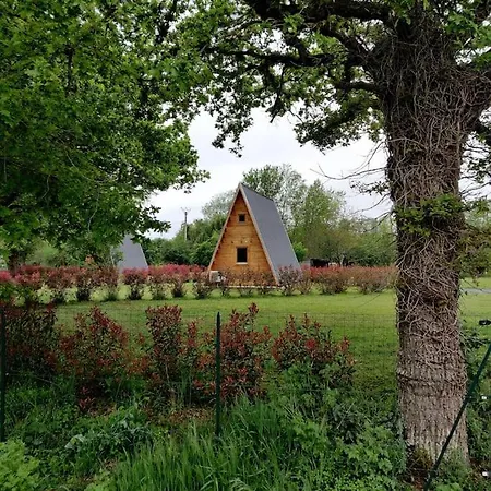 Tipi Apache Des Monteaux شاليه