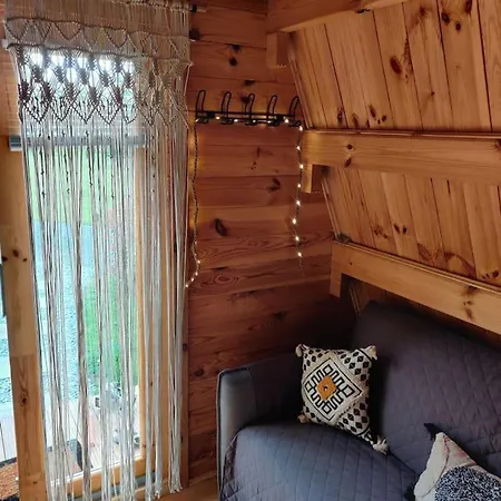 Tipi Apache Des Monteaux