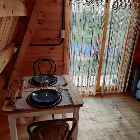 Tipi Apache Des Monteaux Vivy