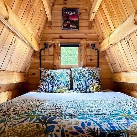 Tipi Apache Des Monteaux